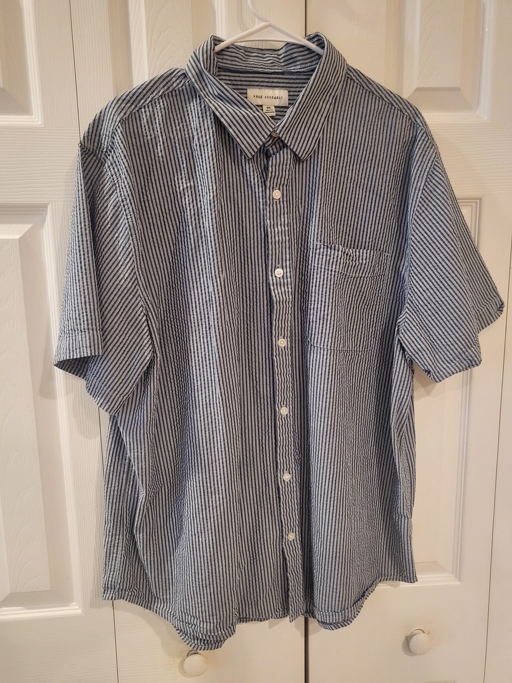 Free Assembly Men's Seersucker Blue White Stripe Short Sleeve Button Down XXL